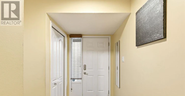 8 Pondside Private, Ottawa, ON, K1K 4X3 - 4