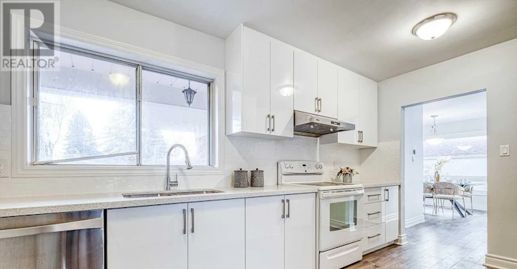 26 Frances Crescent, Toronto, ON, M1S 2E5 - 2