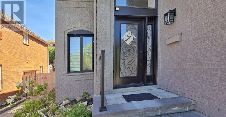 137 Mcclellan Way, Aurora, ON, L4G 6M5 - 2