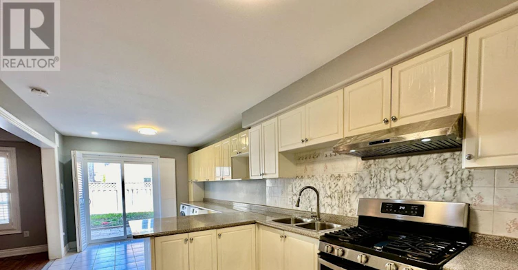 MAIN FL-29 Sophia Road, Markham, ON, L3S 3Y5 - 10