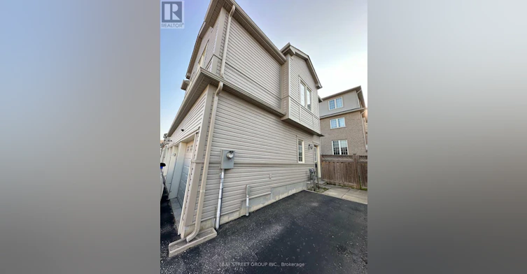 COACH-21 Duncan Road, Markham, ON, L6B 0T5 - 2