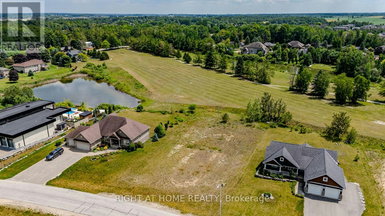 8 Deanna Drive, Wasaga Beach, ON, L9Z 1J5