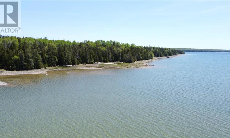 85 Leason Bay Trail