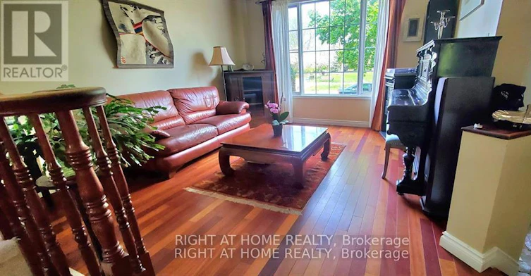 142 Windhurst Drive, Ottawa, ON, K2G 6K8 - 7