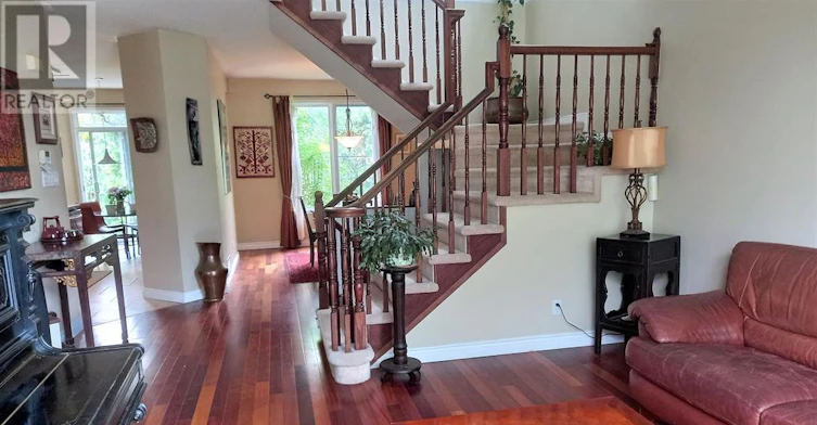 142 Windhurst Drive, Ottawa, ON, K2G 6K8 - 9