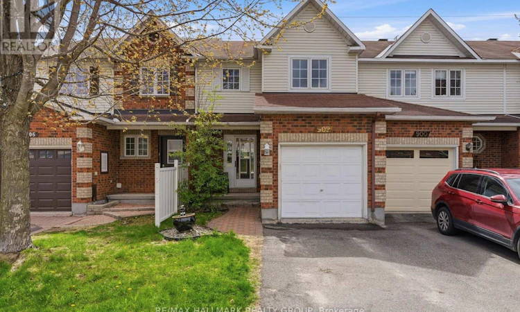 902 Paradise Crescent