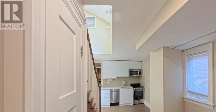 2-718 Bathurst Street, Toronto, ON, M5S 2R4 - 2
