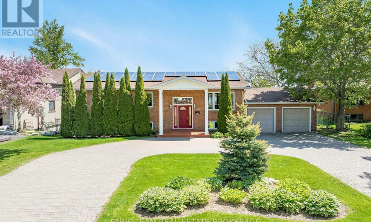 643 Glen Crescent