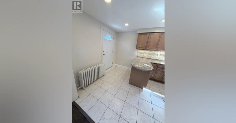 UPPER 1-287 Lakeshore Road E, Mississauga, ON, L5G 1H3 - 2