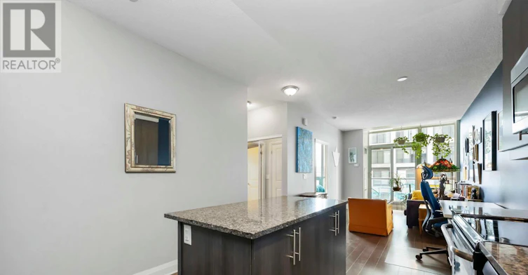 206-1185 The Queensway, Toronto, ON, M8Z 0C6 - 4