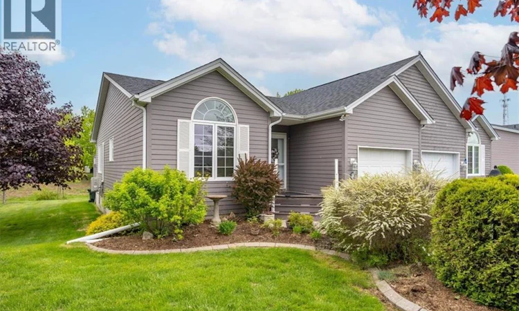 8 Mapledawn Court