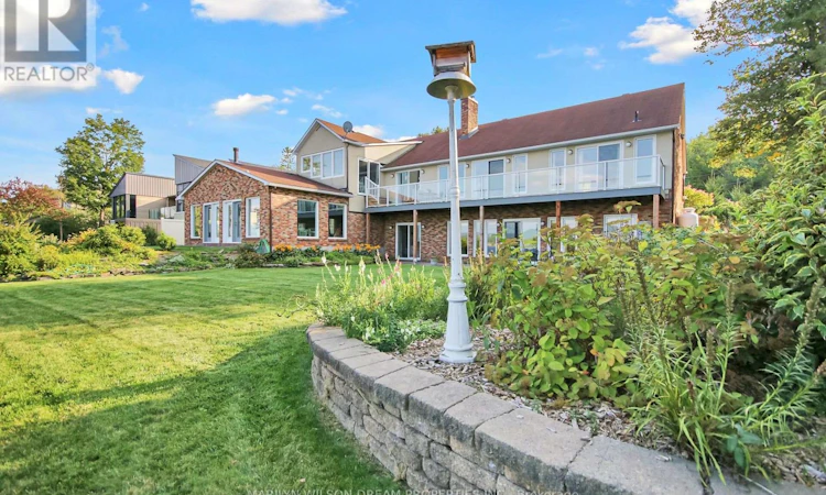 2998 Barlow Crescent