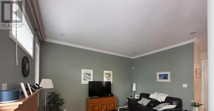256 Scout Street, Ottawa, ON, K2C 4E6 - 2