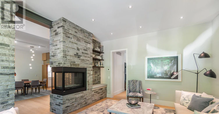 11 Pine Crescent, Toronto, ON, M4E 1L1 - 7