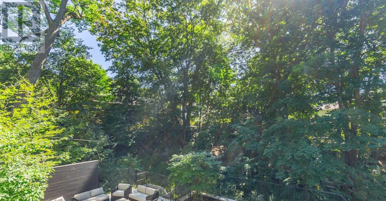 11 Pine Crescent, Toronto, ON, M4E 1L1 - 46