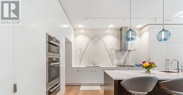 11 Pine Crescent, Toronto, ON, M4E 1L1 - 18