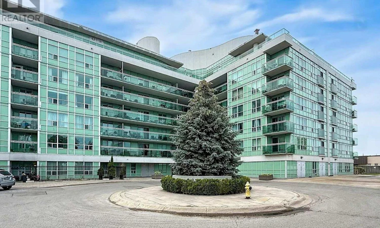 227-60 Fairfax Crescent