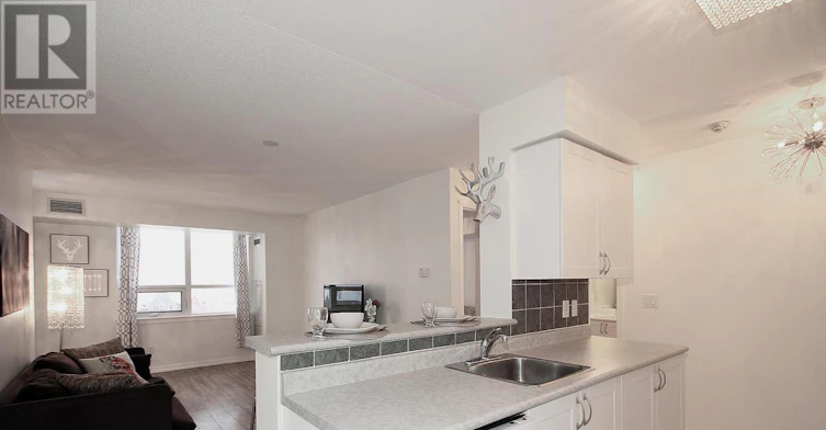404-4 Elsinore Path, Toronto, ON, M8V 4G7 - 6