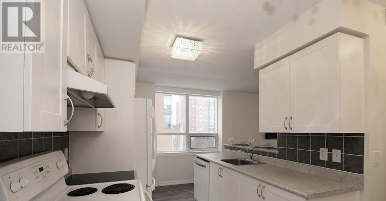 404-4 Elsinore Path, Toronto, ON, M8V 4G7 - 2