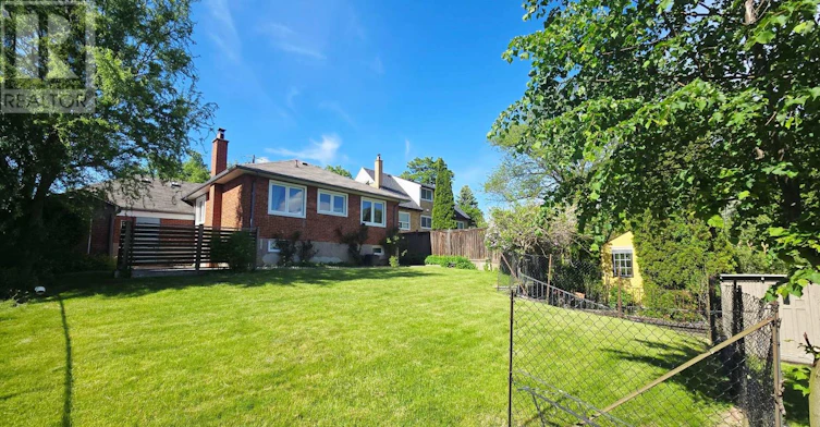 3 Ridge Point Crescent, Toronto, ON, M6M 2Z7 - 20