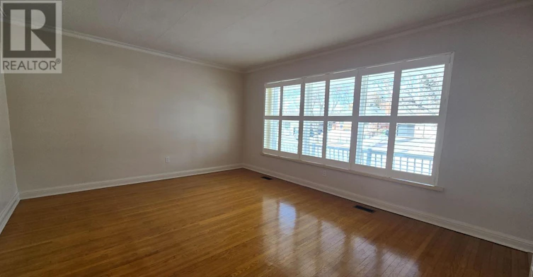 3 Ridge Point Crescent, Toronto, ON, M6M 2Z7 - 3