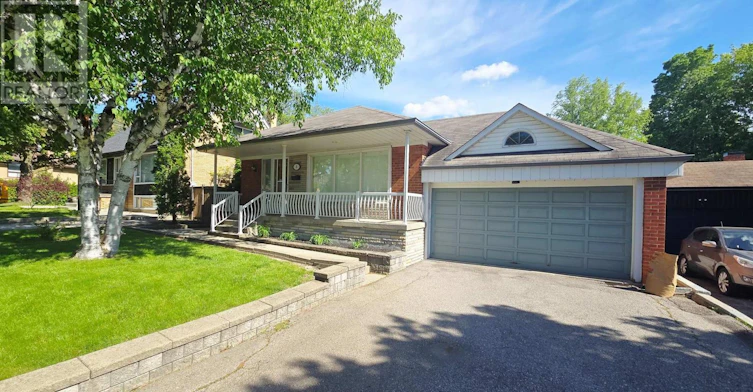 3 Ridge Point Crescent, Toronto, ON, M6M 2Z7