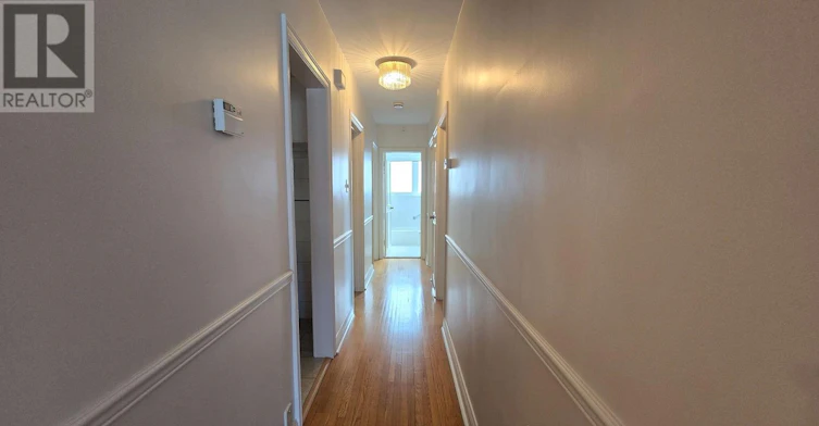 3 Ridge Point Crescent, Toronto, ON, M6M 2Z7 - 9