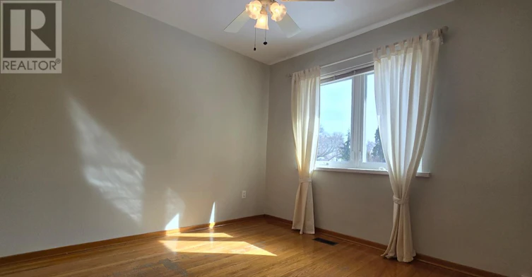 3 Ridge Point Crescent, Toronto, ON, M6M 2Z7 - 10