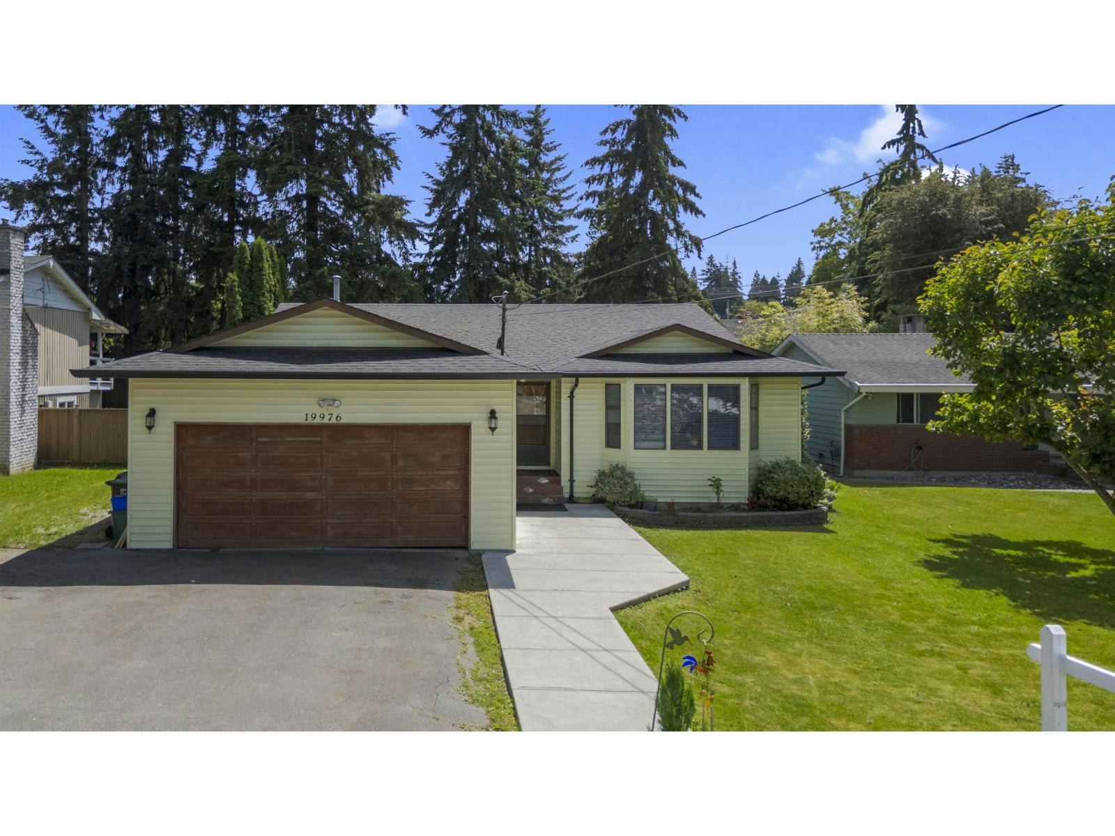 19976 49 Avenue, Langley, BC, V3A 3R6
