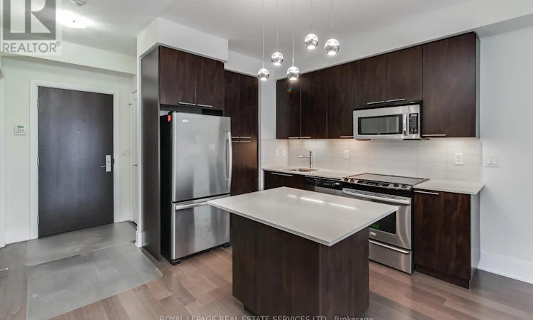 1408-25 Broadway Avenue