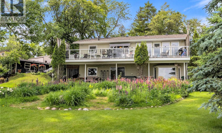 37 Mccrimmon Crescent