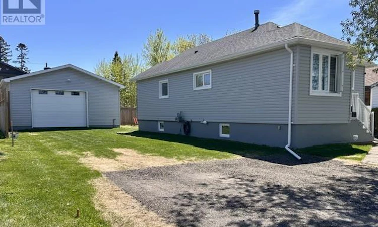 45 Kenogami Avenue N