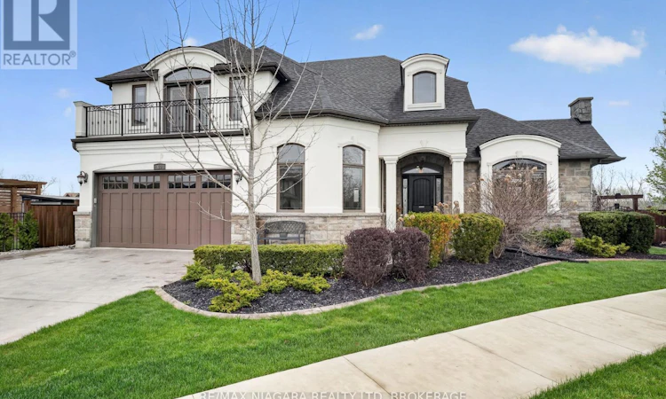 60 Mackenzie King Avenue