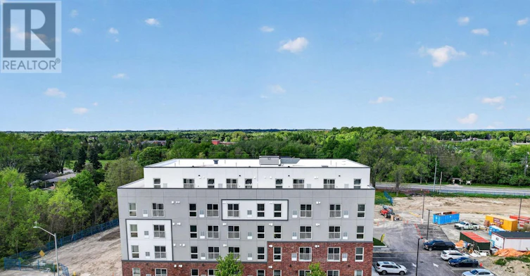 403-1687 2 Highway Road, Clarington, ON, L1E 2R5