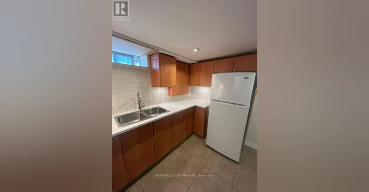 BSMT-686 Sammon Avenue, Toronto, ON, M4C 2E2 - 5