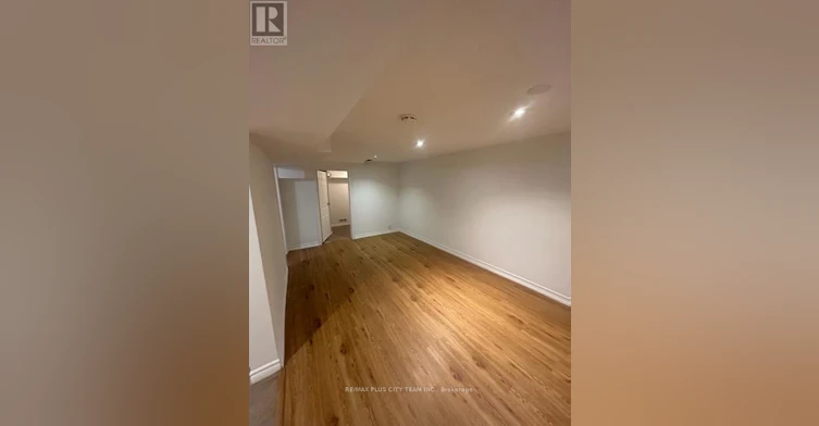 BSMT-686 Sammon Avenue, Toronto, ON, M4C 2E2 - 8