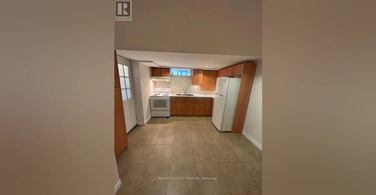 BSMT-686 Sammon Avenue, Toronto, ON, M4C 2E2 - 2