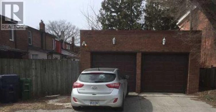 BSMT-686 Sammon Avenue, Toronto, ON, M4C 2E2 - 18