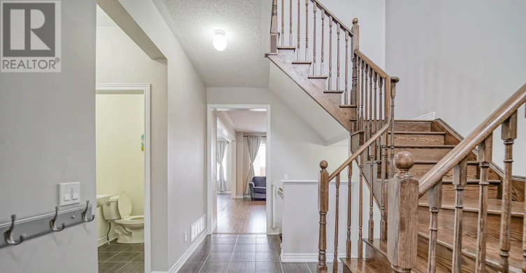 7 Gordon Landon Drive, Markham, ON, L6B 0X9 - 3