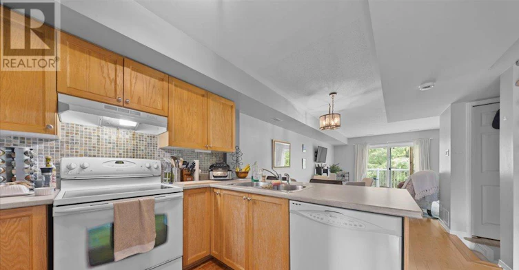 77 Strathaven Private, Ottawa, ON, K1J 1K7 - 11