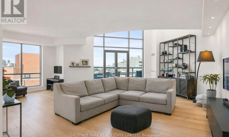PH 903-3 Mcalpine Street