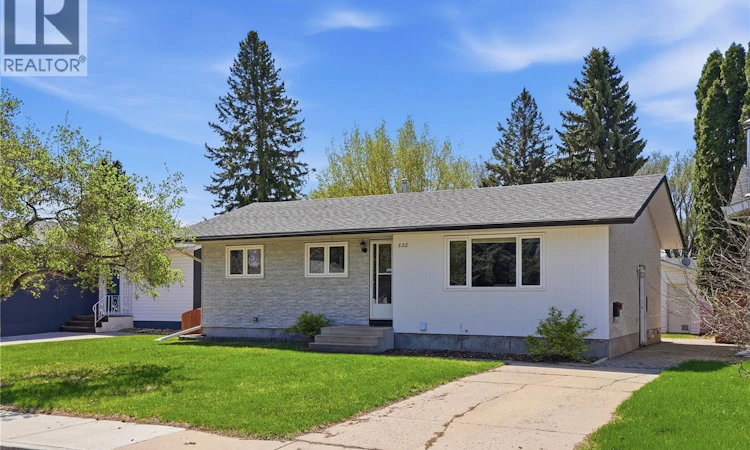 532 East Place