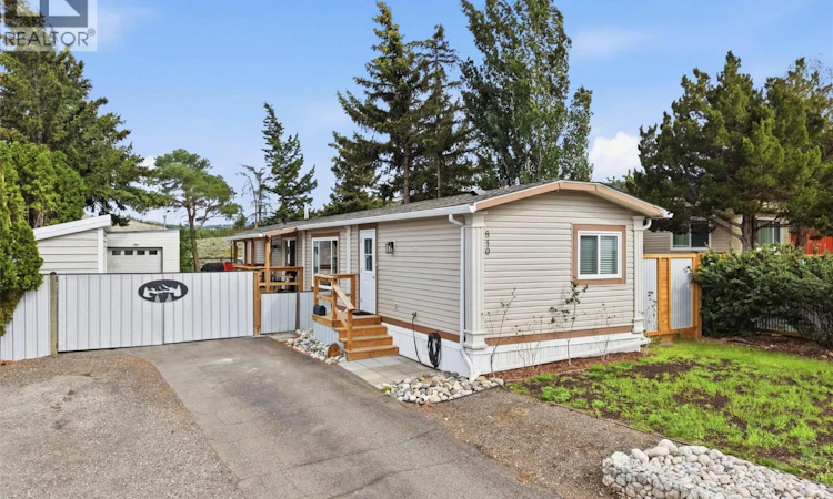 840 Klahanie Drive