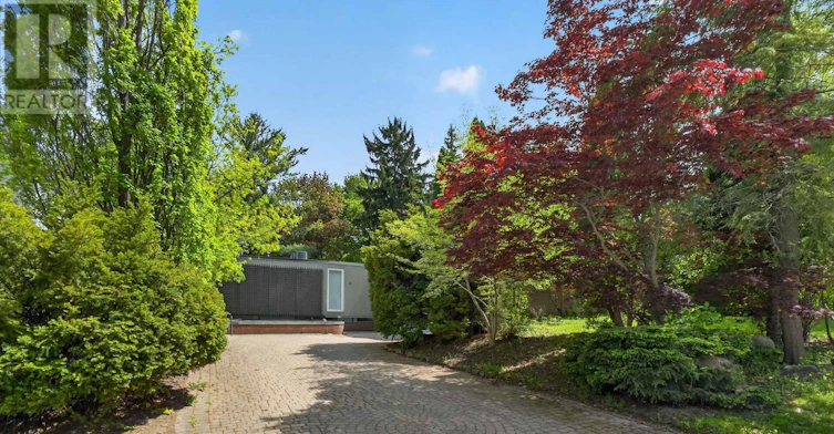 21 Tudor Gate, Toronto, ON, M2L 1N3 - 2