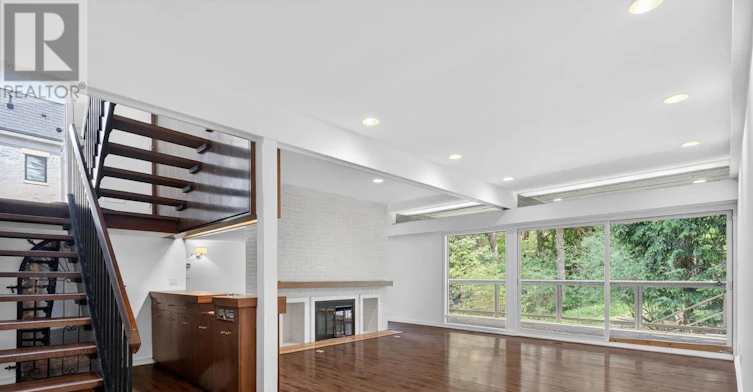 21 Tudor Gate, Toronto, ON, M2L 1N3 - 21