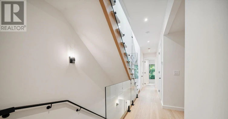 UPPER-44A Alcina Avenue, Toronto, ON, M6G 2E8 - 17