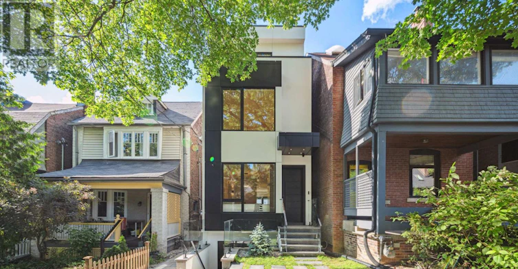 UPPER-44A Alcina Avenue, Toronto, ON, M6G 2E8