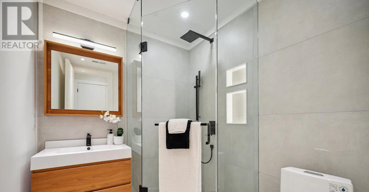 UPPER-44A Alcina Avenue, Toronto, ON, M6G 2E8 - 14