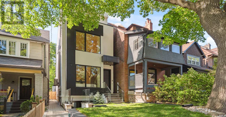 UPPER-44A Alcina Avenue, Toronto, ON, M6G 2E8 - 2
