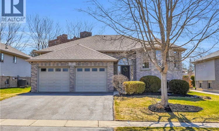 5 Bradbury Crescent